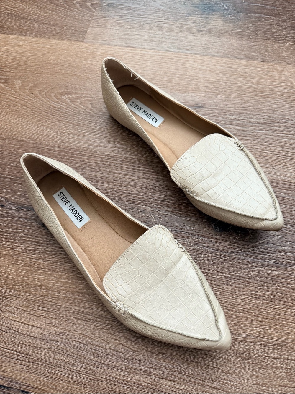 Steve Madden Cream Croc-Embossed Pointed-Toe Loafers